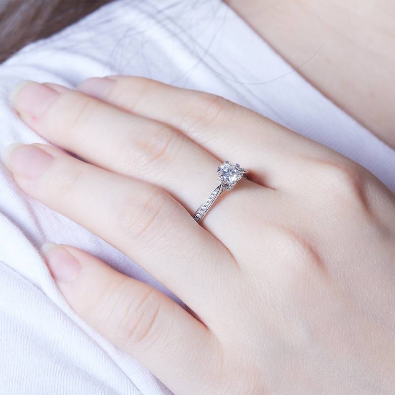 微镶时来运转S925银镀白金MoissaniteWomen's Ring50分D级